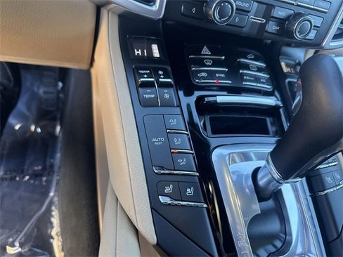 Used 2016 Porsche Cayenne Base image 24