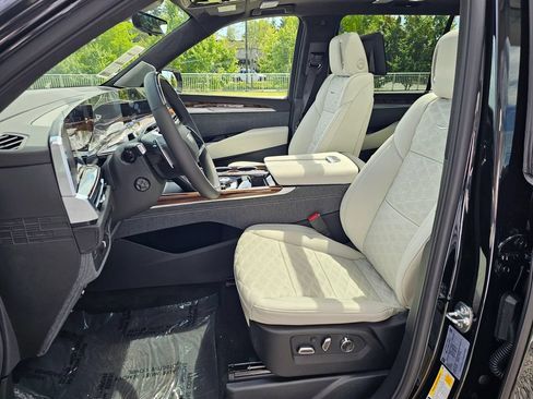 New 2026 Cadillac Escalade ESV Platinum Sport w/ LPO, ONYX Package AWD/4WD image 23