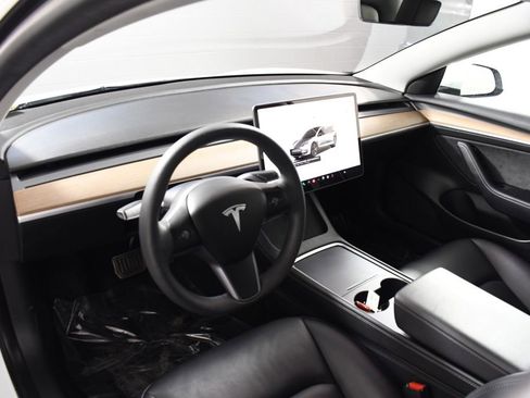 Used 2023 Tesla Model 3 Standard Range image 12