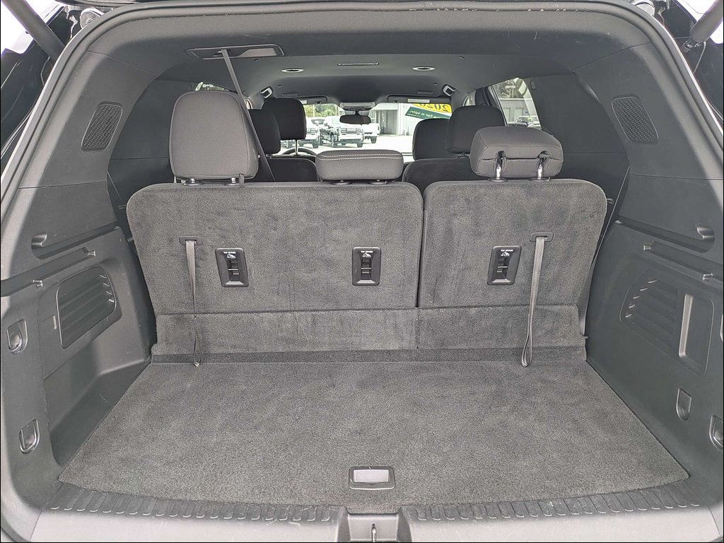 Used 2026 Chevrolet Traverse LT FWD image 14