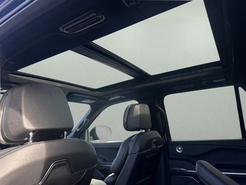 New 2026 Lincoln Navigator Reserve w/ Jet Appearance Package AWD/4WD image 19