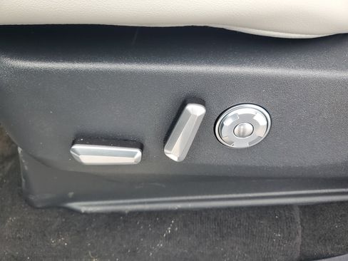 New 2026 Lincoln Navigator Reserve w/ Jet Appearance Package image 13