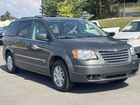 Used 2010 Chrysler Town & Country Touring FWD image 1