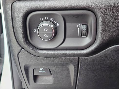 Used 2023 RAM 1500 Big Horn AWD/4WD image 24