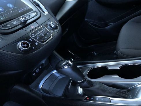 Used 2019 Chevrolet Malibu LT FWD image 30