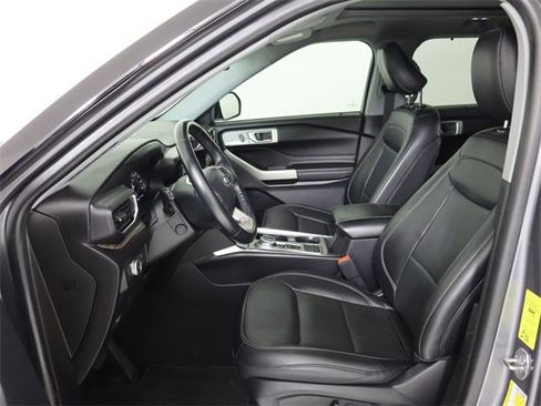 Used 2021 Ford Explorer Limited w/ Equipment Group 301A image 12