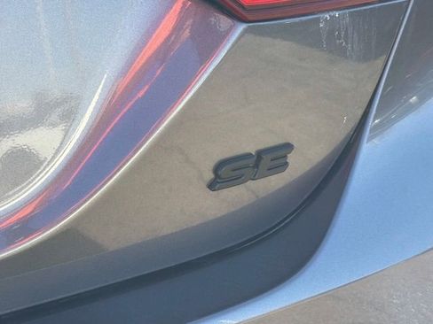 Used 2024 Toyota Camry SE w/ Convenience Package image 13