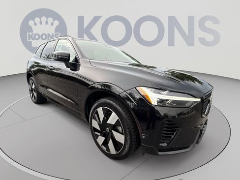 Used 2024 Volvo XC60 T8 Plus w/ Protection Package Premier AWD/4WD image 10