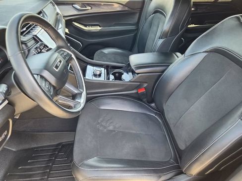Used 2021 Jeep Grand Cherokee L Laredo AWD/4WD image 11