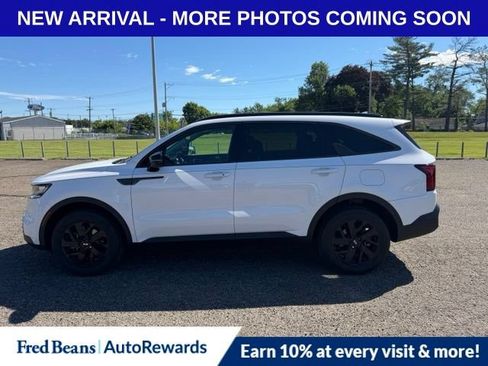 Used 2021 Kia Sorento S w/ Panoramic Sunroof Package AWD/4WD image 4