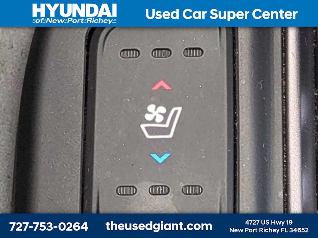 Used 2015 Hyundai Santa Fe Sport 2.0T w/ Option Group 05 FWD image 26