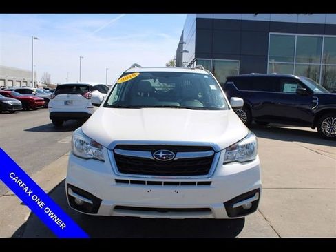 Used 2018 Subaru Forester 2.5i Limited AWD/4WD image 2