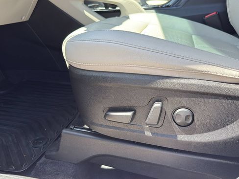 Used 2024 Kia Telluride EX w/ EX Captain's Chair Package FWD image 10