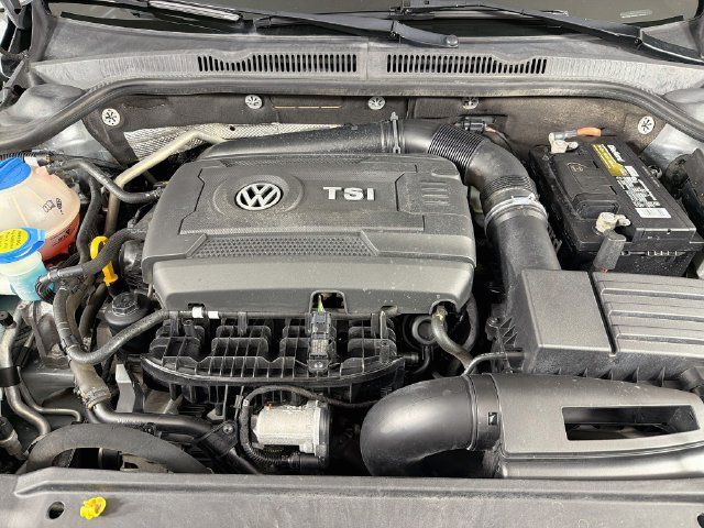 Used 2017 Volkswagen Jetta SEL FWD image 34