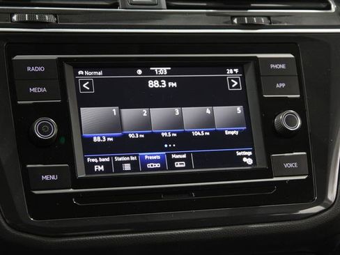 Used 2022 Volkswagen Tiguan S image 10