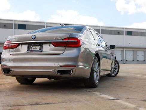Used 2018 BMW 740i image 43