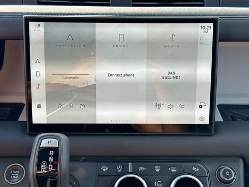 Used 2025 Land Rover Defender 110 S image 19