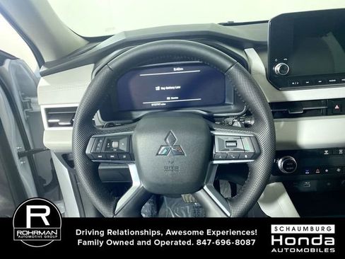 Used 2023 Mitsubishi Outlander SEL image 11