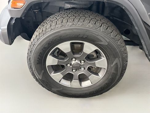 Used 2020 Jeep Wrangler Unlimited Sahara AWD/4WD image 11