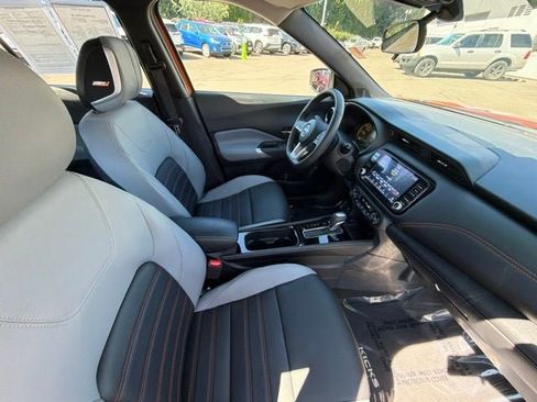 Used 2024 Nissan Kicks SR w/ SR Premium Package FWD image 16