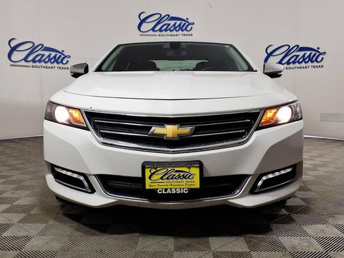 Used 2018 Chevrolet Impala LT FWD image 3