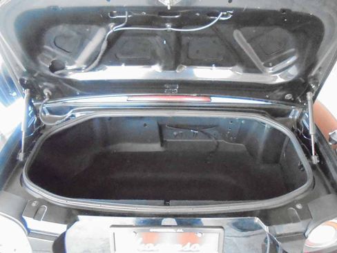 Used 2006 MAZDA MX-5 Miata Touring RWD image 6