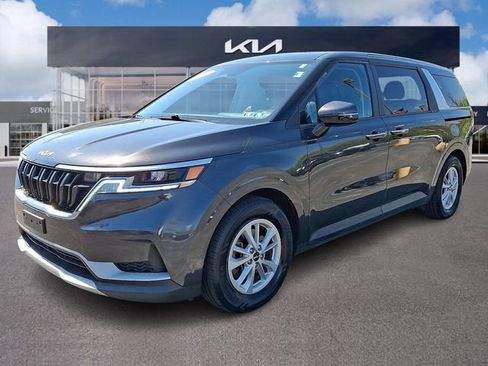Used 2024 Kia Carnival LX FWD image 3