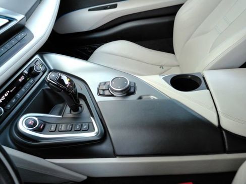 Used 2015 BMW i8 Base image 36