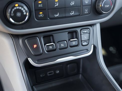 Used 2021 GMC Terrain SLE image 23