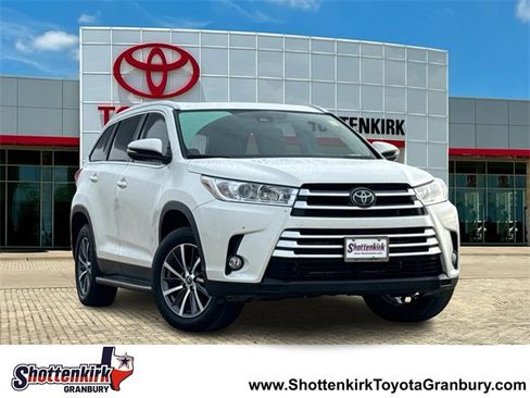 Used 2019 Toyota Highlander XLE image 1