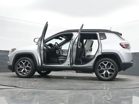 Used 2025 Jeep Compass Limited AWD/4WD image 73