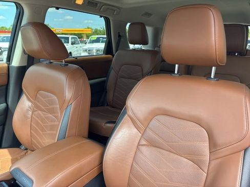 Used 2022 Nissan Pathfinder Platinum w/ Cargo Package AWD/4WD image 20