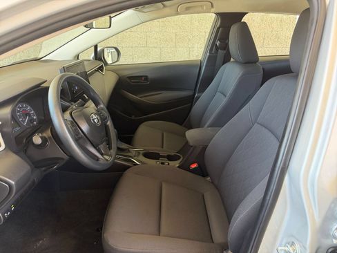 Used 2025 Toyota Corolla LE FWD image 24