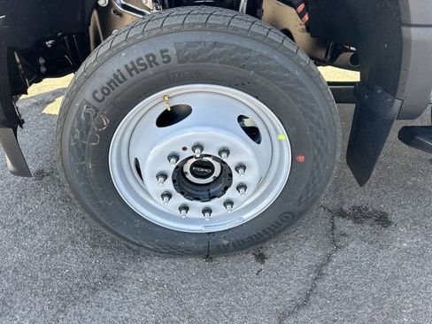 New 2025 Ford F550 4x4 Crew Cab Super Duty image 41