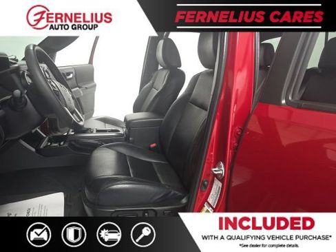 Used 2022 Toyota Tacoma TRD Sport w/ TRD Premium Sport Package AWD/4WD image 18