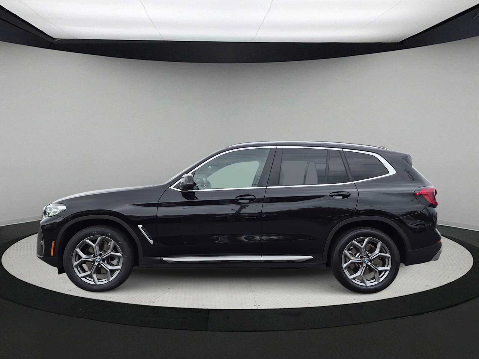 Used 2024 BMW X3 xDrive30i w/ Premium Package AWD/4WD image 5