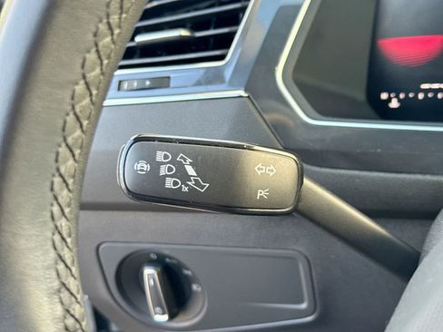 Used 2023 Volkswagen Tiguan SE R-Line FWD image 27