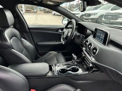 Used 2020 Kia Stinger GT-Line image 31