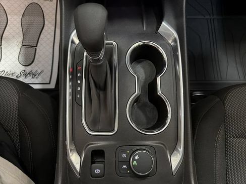 Certified 2023 Chevrolet Traverse LT FWD image 21