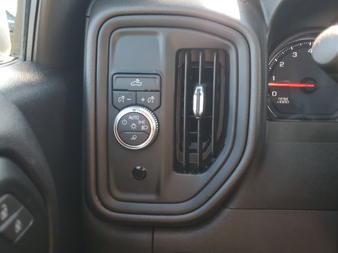 Used 2020 GMC Sierra 1500 2WD Crew Cab w/ Sierra Value Package image 27