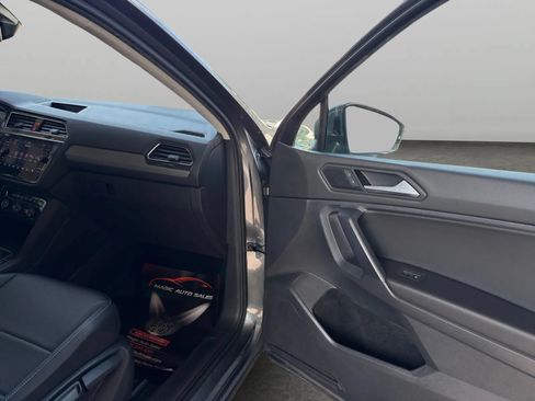Used 2021 Volkswagen Tiguan SEL AWD/4WD image 19