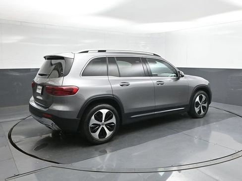 Used 2024 Mercedes-Benz GLB 250 4MATIC image 11