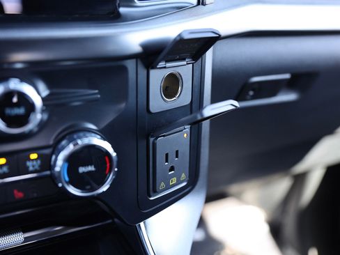 Certified 2023 Ford F150 Platinum w/ Equipment Group 701A High image 31