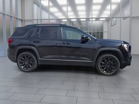 Used 2025 GMC Terrain Elevation w/ Elevation Premium Package AWD/4WD image 9