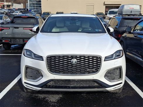 Used 2025 Jaguar F-PACE R-Dynamic S image 2