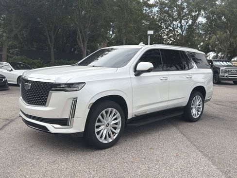 Used 2023 Cadillac Escalade Luxury RWD image 7