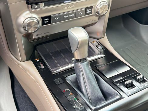 Used 2021 Lexus GX 460 Premium AWD/4WD image 17