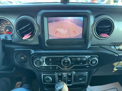 Used 2018 Jeep Wrangler Unlimited Sport S AWD/4WD image 15