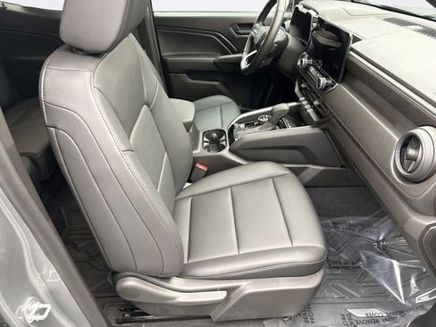 Used 2025 Chevrolet Colorado Trail Boss image 17