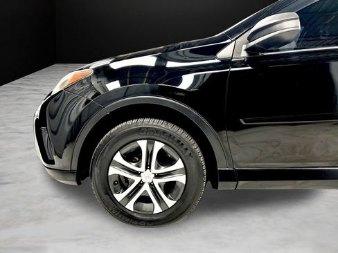 Used 2018 Toyota RAV4 LE w/ All Weather Liner Package AWD/4WD image 34